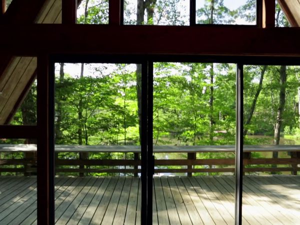 Lakefront Bargain Hunt - A Chalet by the Lake