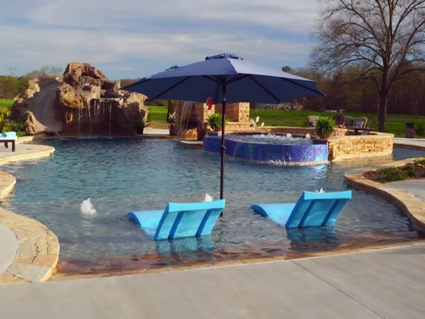 Pool Kings - Georgia Peach Pool Paradise