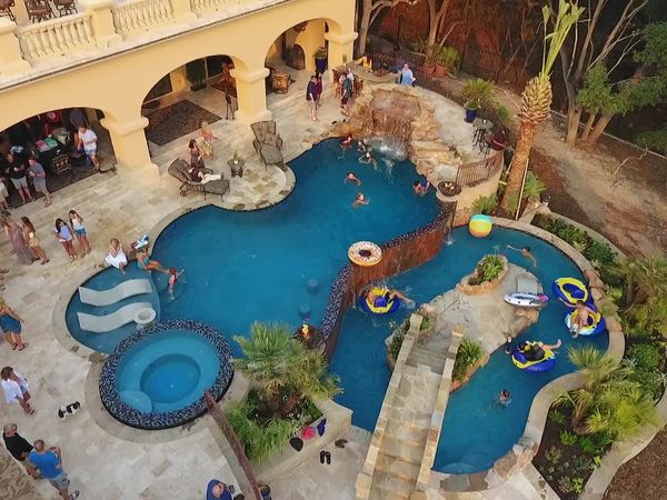 Pool Kings - Lake View Paradise
