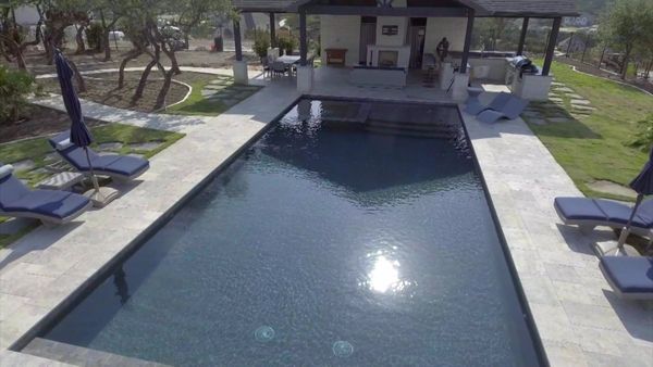 Pool Kings - A Splash of Hawaii