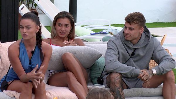 Celebrity Ex on the Beach - Secret Kisses