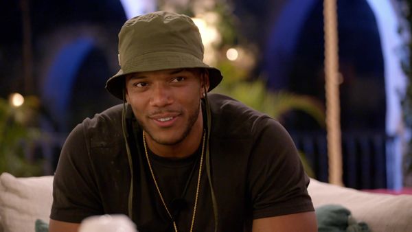 Celebrity Ex on the Beach - Love Triangle