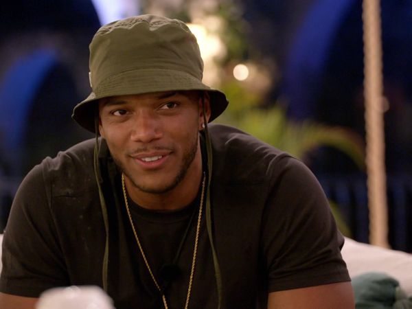 Celebrity Ex on the Beach - Love Triangle