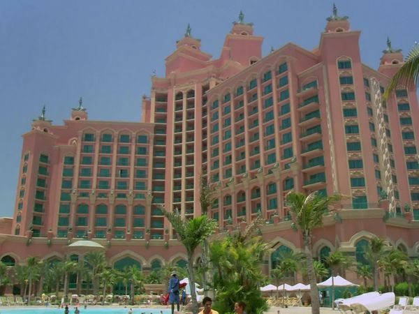 Travel In Style - Ascot and Dubai
