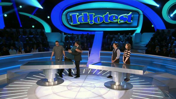 Idiotest - Brothers vs. Dating Couple