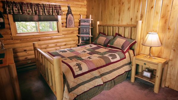 Log Cabin Living - Lake of the Woods Getaway