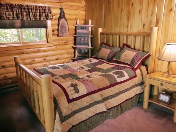 Log Cabin Living - Lake of the Woods Getaway