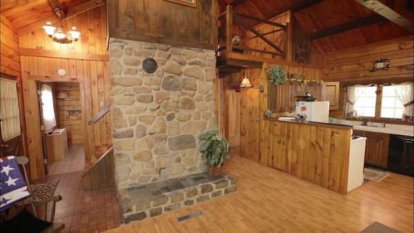 Log Cabin Living - A New Hampshire Lakes Region Retreat