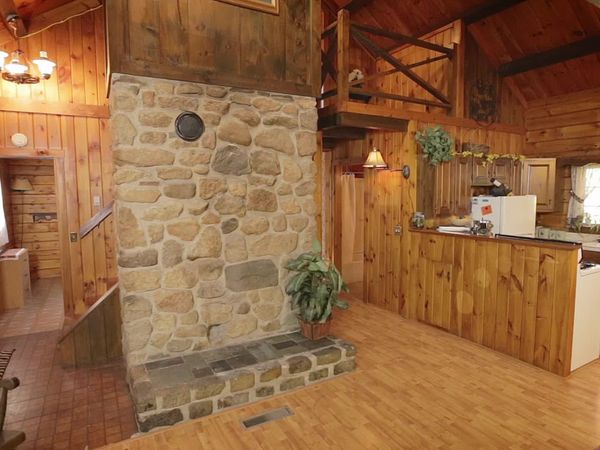 Log Cabin Living - A New Hampshire Lakes Region Retreat