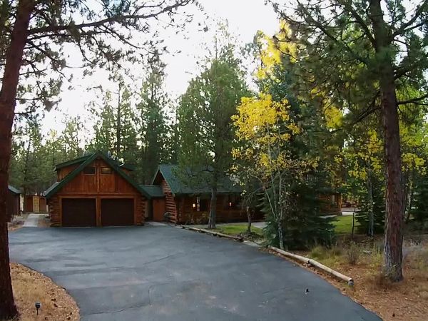Log Cabin Living - Oregon Green Acres Cabin Chase