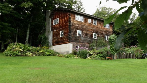 Log Cabin Living - Green Mountains Rustic Dream Cabin