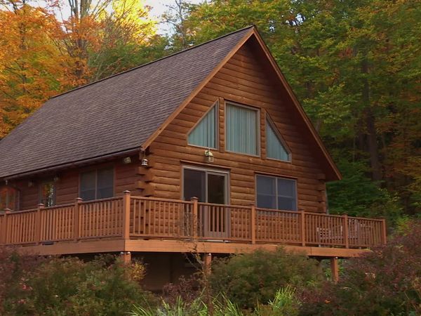 Log Cabin Living - Cabin Retreat in the Great Western Catskills