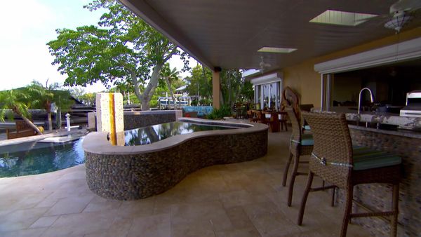 Insane Pools: Off the Deep End - Paradise on the Bay