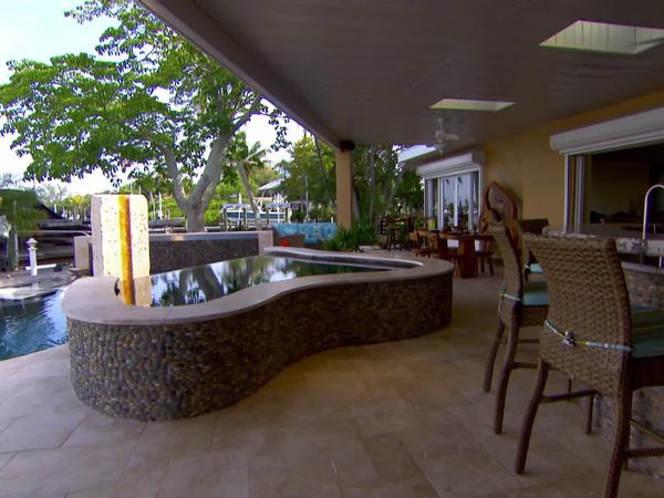 Insane Pools: Off the Deep End - Paradise on the Bay