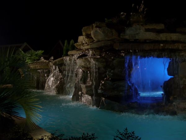 Insane Pools: Off the Deep End - Rockin' It in Rocket City