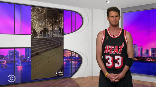 Tosh.0 - Tosh.0 October 13, 2020 - Bodybuilder vs.