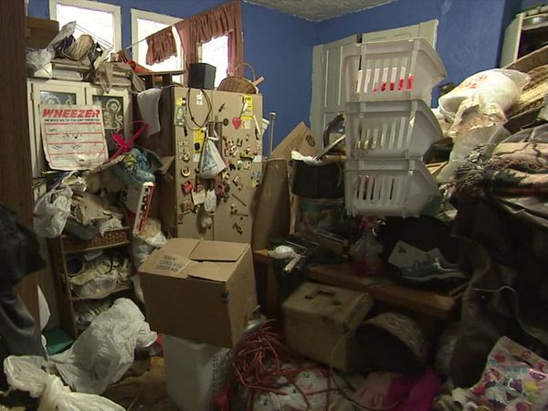 Hoarders - Ron / Carol