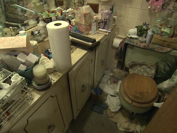 Hoarders - Kevin / Mary