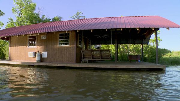 Buying the Bayou - Floating Homes
