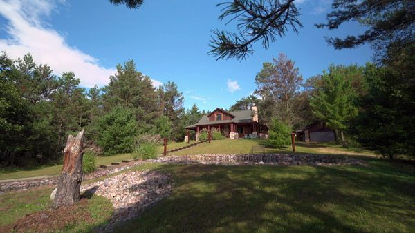 Log Cabin Living - Wisconsin Weekend Getaway