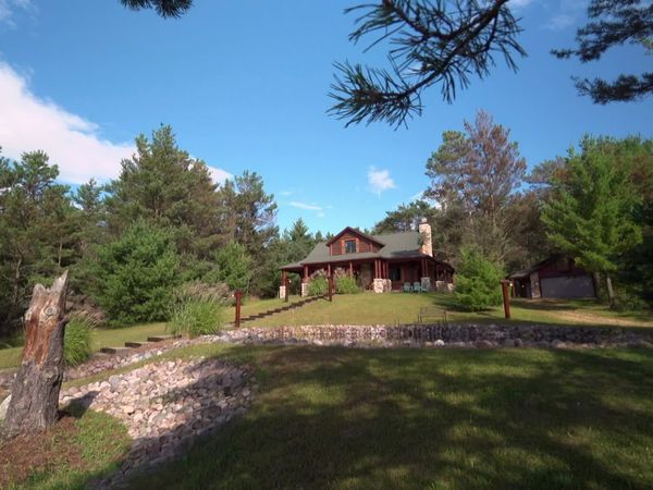 Log Cabin Living - Wisconsin Weekend Getaway