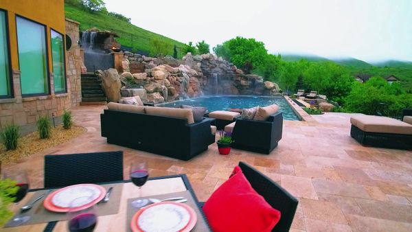 Insane Pools: Off the Deep End - Top of the Mountain