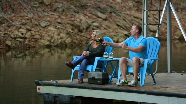 Lakefront Bargain Hunt - Lake It Till You Make It