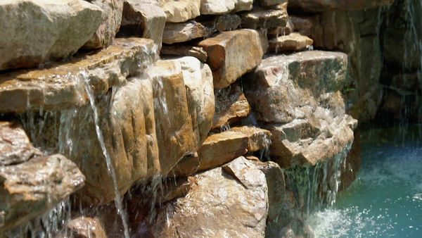Insane Pools: Off the Deep End - Small Yard, Big Dreams