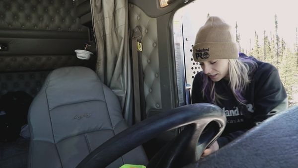 Ice Road Truckers - Double Trouble