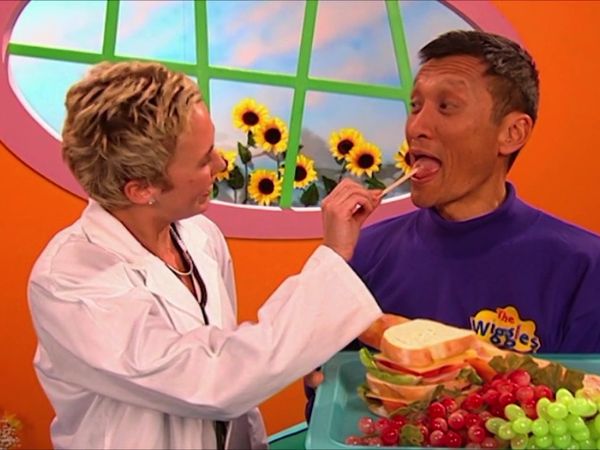 The Wiggles Show - I Swing My Baton