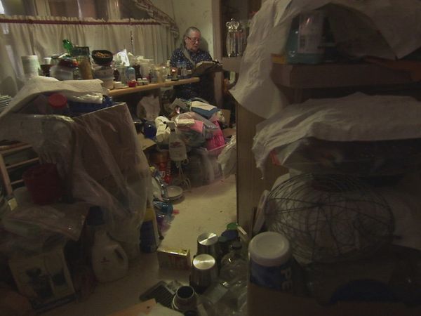 Hoarders - Shanna and Lynda