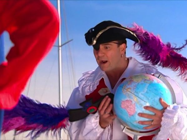 The Wiggles Show - We're Taking a Trip Across the Sea