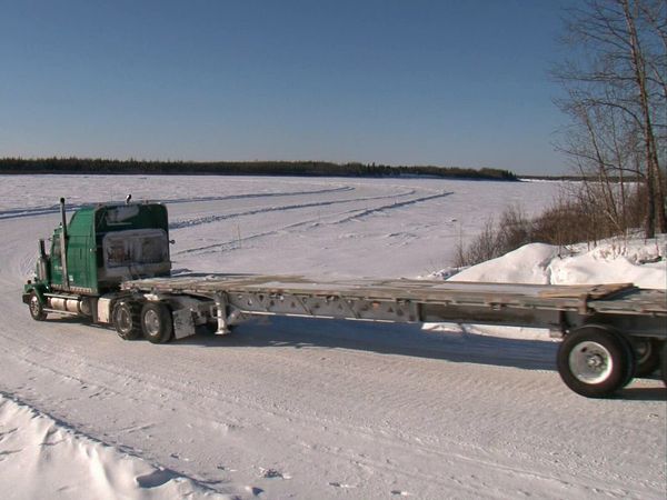 Ice Road Truckers - The Wrecking Crew