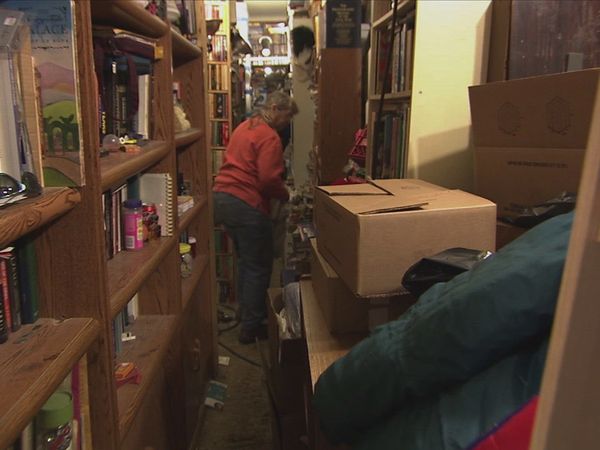Hoarders - Anna/Claire and Vance