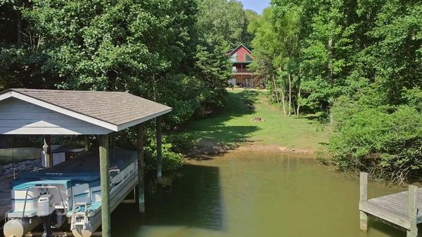 Log Cabin Living - Central Virginia Log Home
