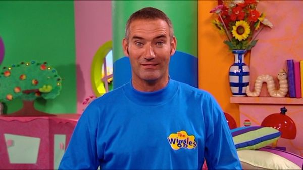 The Wiggles Show - Would You Like to Dance With Me?