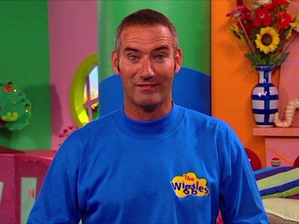 The Wiggles Show - Would You Like to Dance With Me?