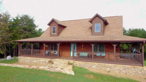 Log Cabin Living - Blue Ridge Cabin Hunt