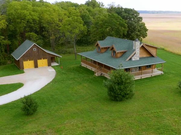 Log Cabin Living - Indiana Private Paradise