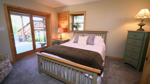 Log Cabin Living - Allegheny Mountains Abode