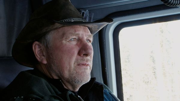 Ice Road Truckers - Crossing Enemy Lines
