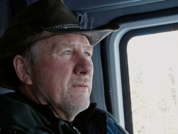 Ice Road Truckers - Crossing Enemy Lines