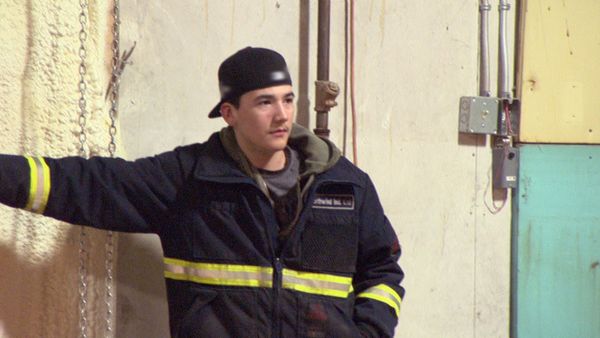Ice Road Truckers - A Rookie Fumbles
