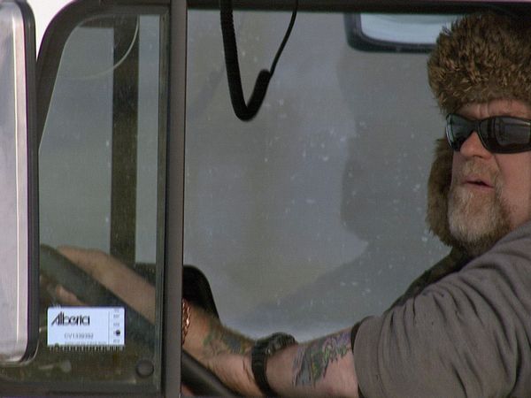 Ice Road Truckers - Edge of the Earth