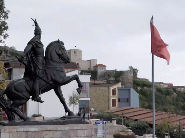 Españoles en el Mundo - Albania
