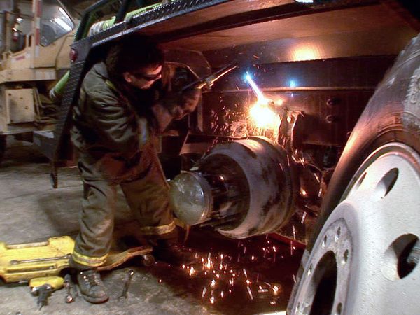 Ice Road Truckers - Mechanical Mayhem