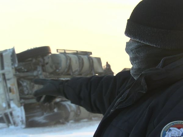 Ice Road Truckers - Breaking Through (2010)