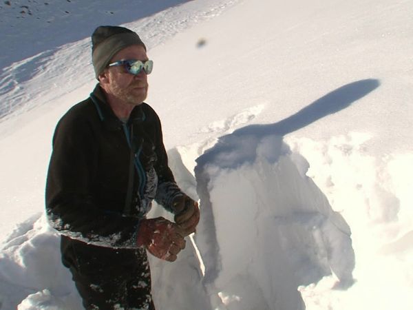 Ice Road Truckers - Trapped On Thin Ice (2010)