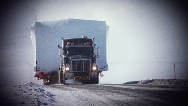 Ice Road Truckers - Lisa's Monster Megahaul (2010)