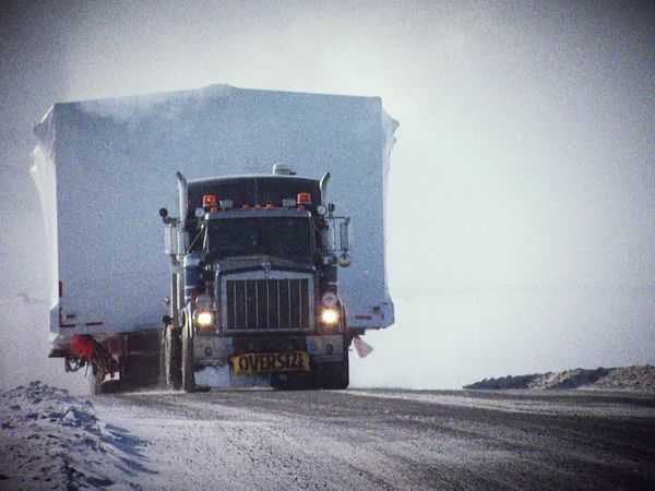 Ice Road Truckers - Lisa's Monster Megahaul (2010)